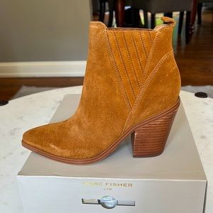 Marc Fisher Gadri suede bootie, natural, size 8
